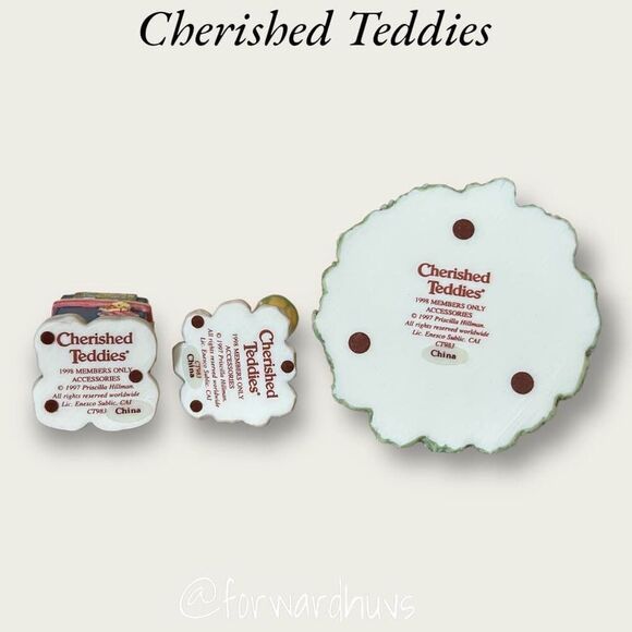 Enesco Cherished Teddies Members Only Prop Set Mailbox, Lamppost, Water Fountain - Picture 4 of 6